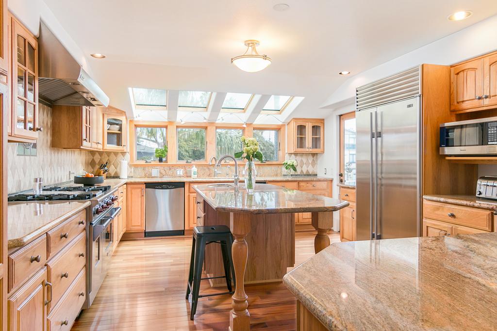 2462 Pierpont Blvd Home - thumb 0