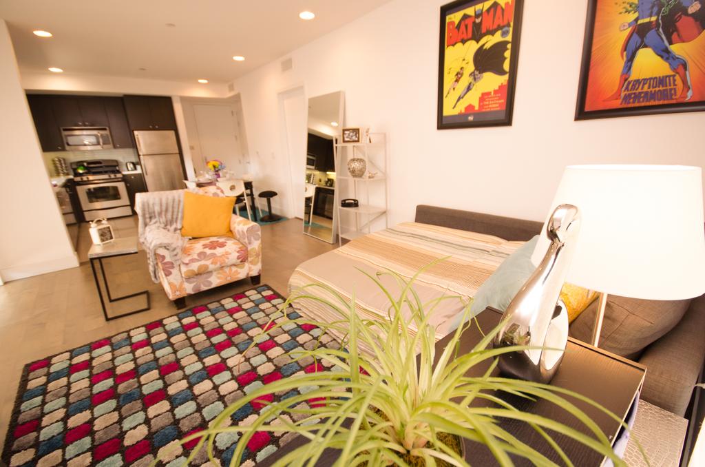 2Br- 4Bed Suite Apt Hollywood Sign View Free Parking - thumb 1