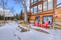 3 Peaks River Retreat Accommodation Seattle