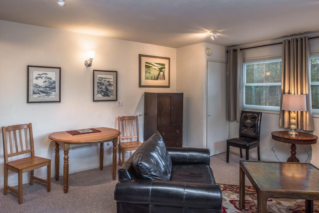 3760 Pacific Grove Retreat Guest Suite - thumb 2