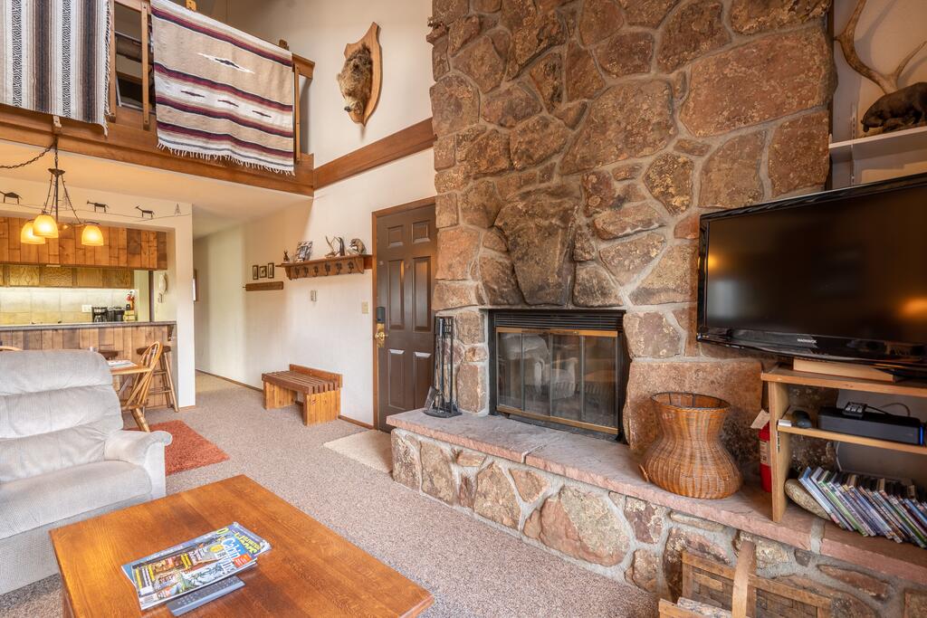 3BR 3BA Mountain Condo In Pines At MeadowRidge - thumb 2