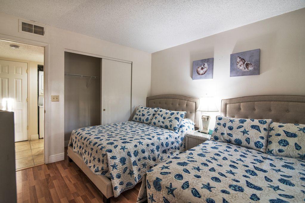 4425 Shorewalk Lake View Ground Floor Close To Beach And IMG - thumb 2