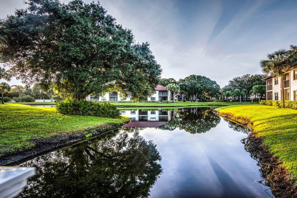 4425 Shorewalk Lake View Ground Floor Close To Beach And IMG - thumb 0