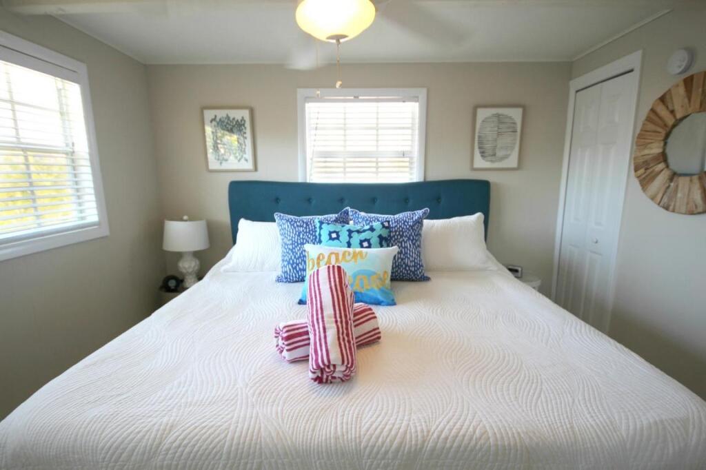 4841 Estero Blvd. - thumb 2