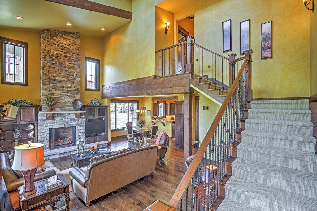 4BR Fraser Townhome With Private Deck&Mountain Views - thumb 3