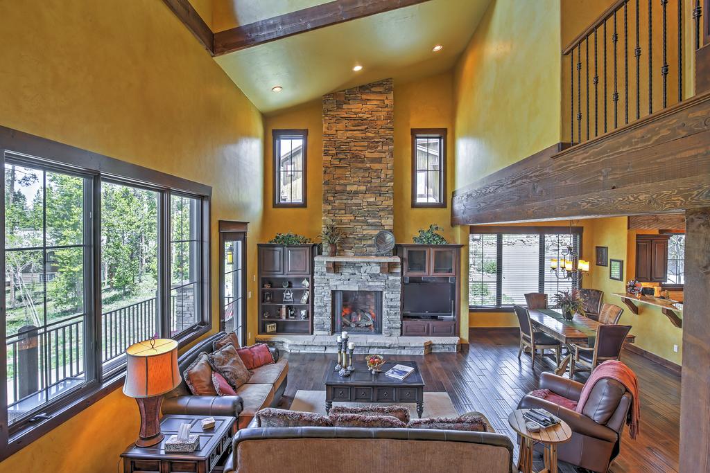 4BR Fraser Townhome With Private Deck&Mountain Views - thumb 2