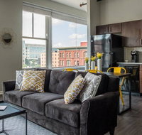 Airy + Adorable 2BR Apt in the Heart of the City - Accommodation Seattle