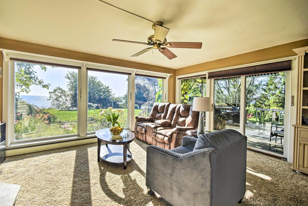 Algoma Lake Retreat With BBQ Grill, Yard And Fire Pit! - thumb 3