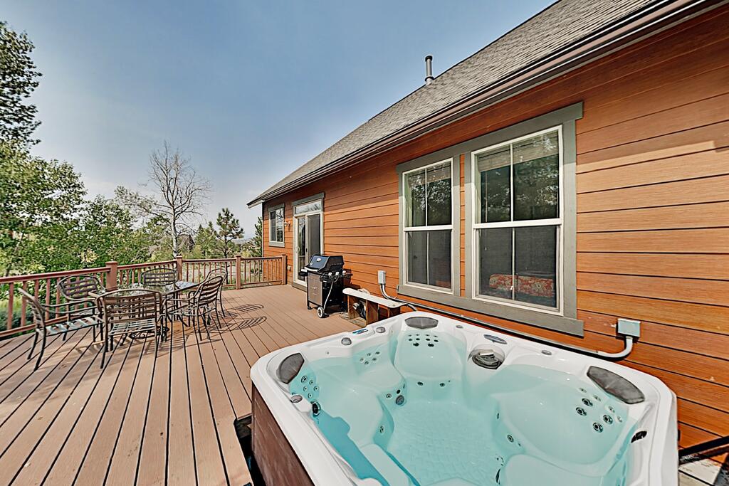 All-Season Granby Ranch Home With Private Hot Tub Home - thumb 1
