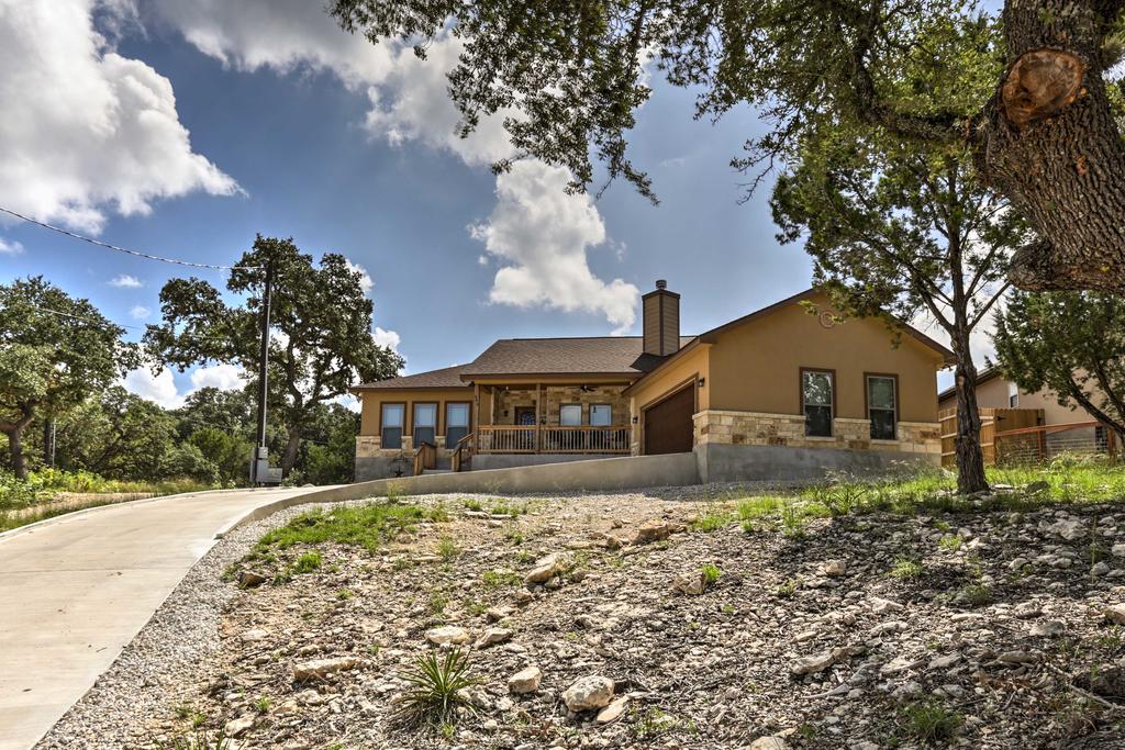 Beautiful Canyon Lake Home With Patio, 1 Mi Boat Ramp - thumb 1