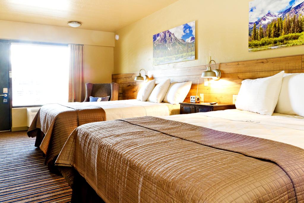 Blue Lakes Inn - thumb 0