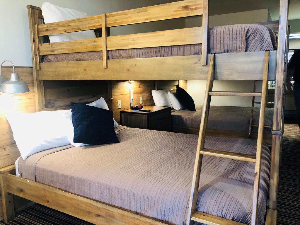 Blue Lakes Inn - thumb 2