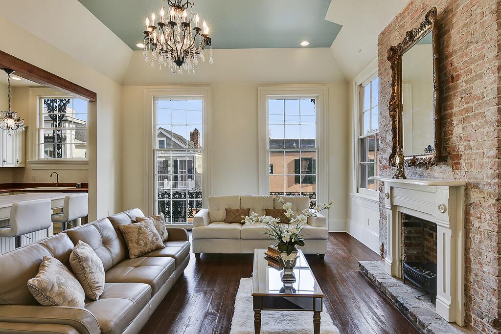 Bourbon Street Luxury Condos - thumb 0