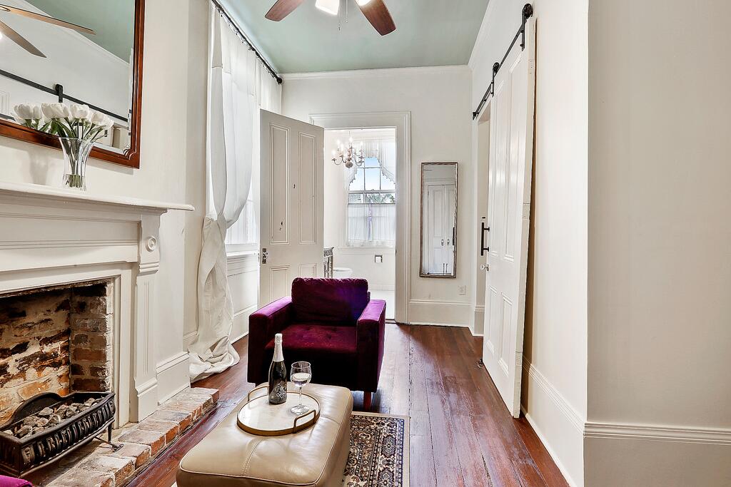 Bourbon Street Luxury Condos - thumb 2