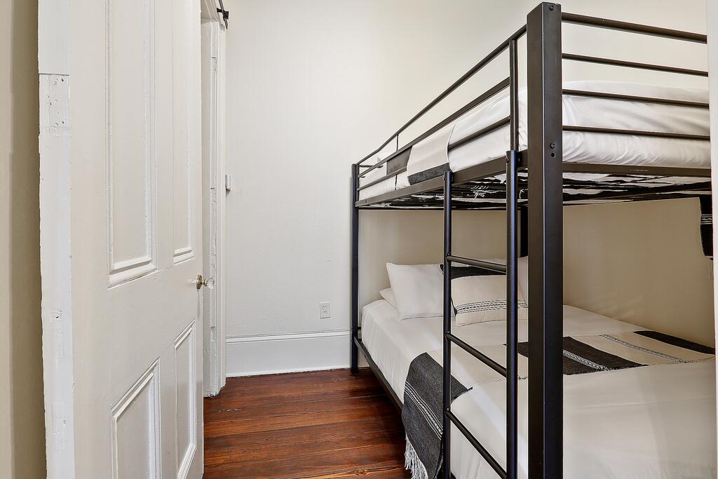 Bourbon Street Luxury Condos - thumb 1