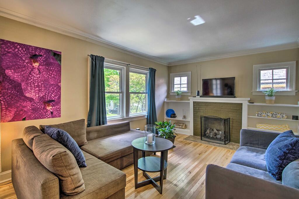 Bright Bungalow With Patio - Walk To Loose Park - thumb 2