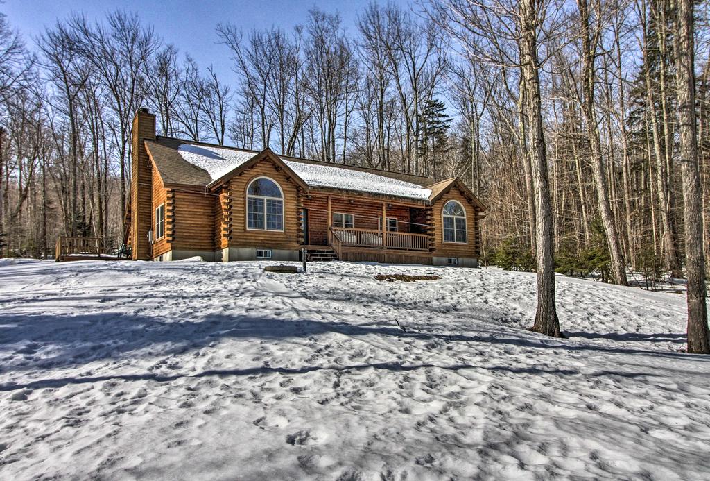 Cabin With Climbing Wall & Game Room, 5 Mi To Mt Snow - thumb 2