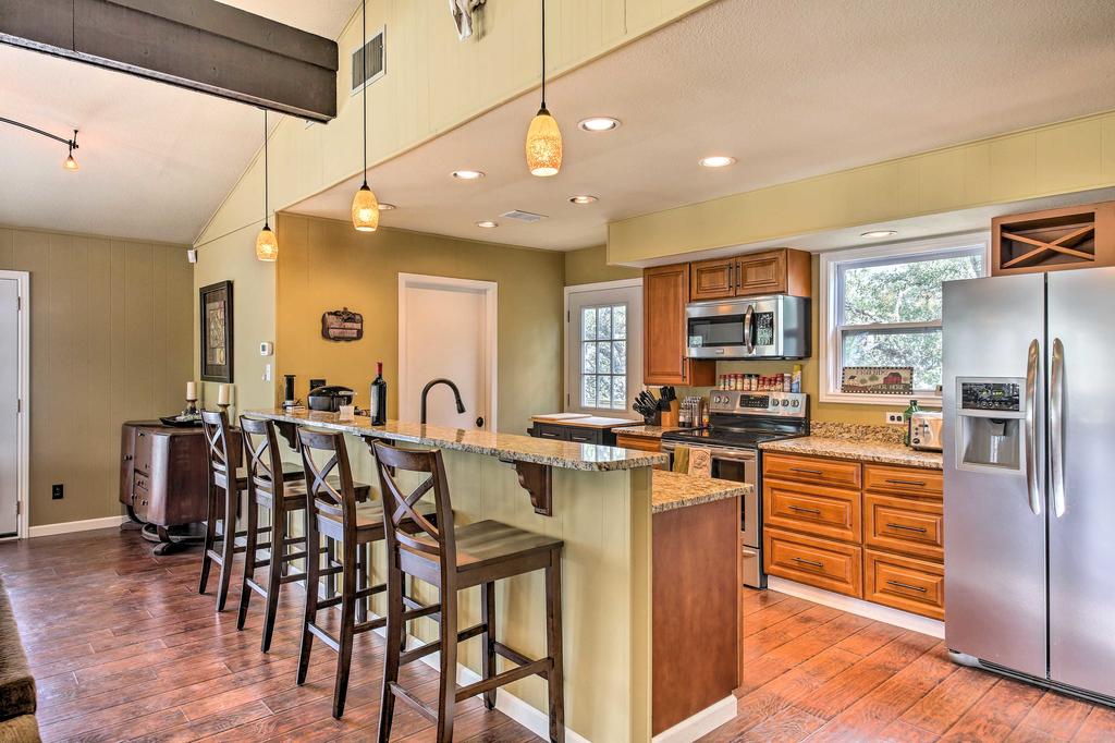 Canyon Lake Getaway With Game Room Less Than 1Mi To Boat Ramp! - thumb 3