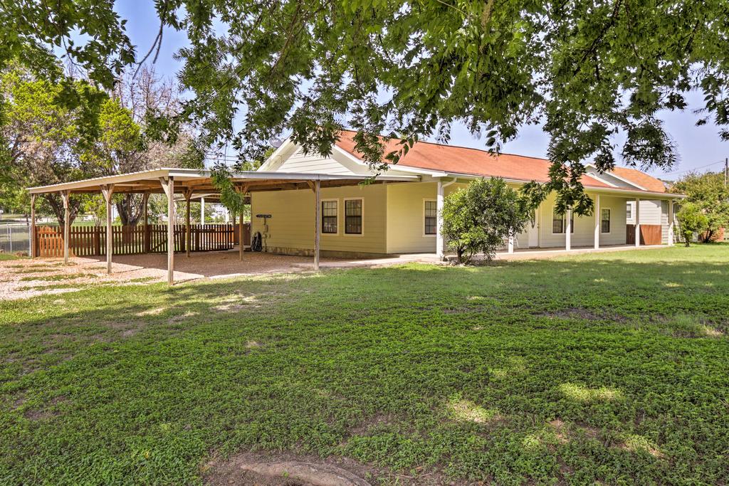 Canyon Lake Home With Hot Tub- Walk To The Guadalupe! - thumb 0