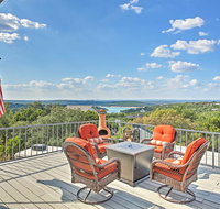 Canyon Lake House with Hot Tub Deck Lake View - Accommodation Seattle