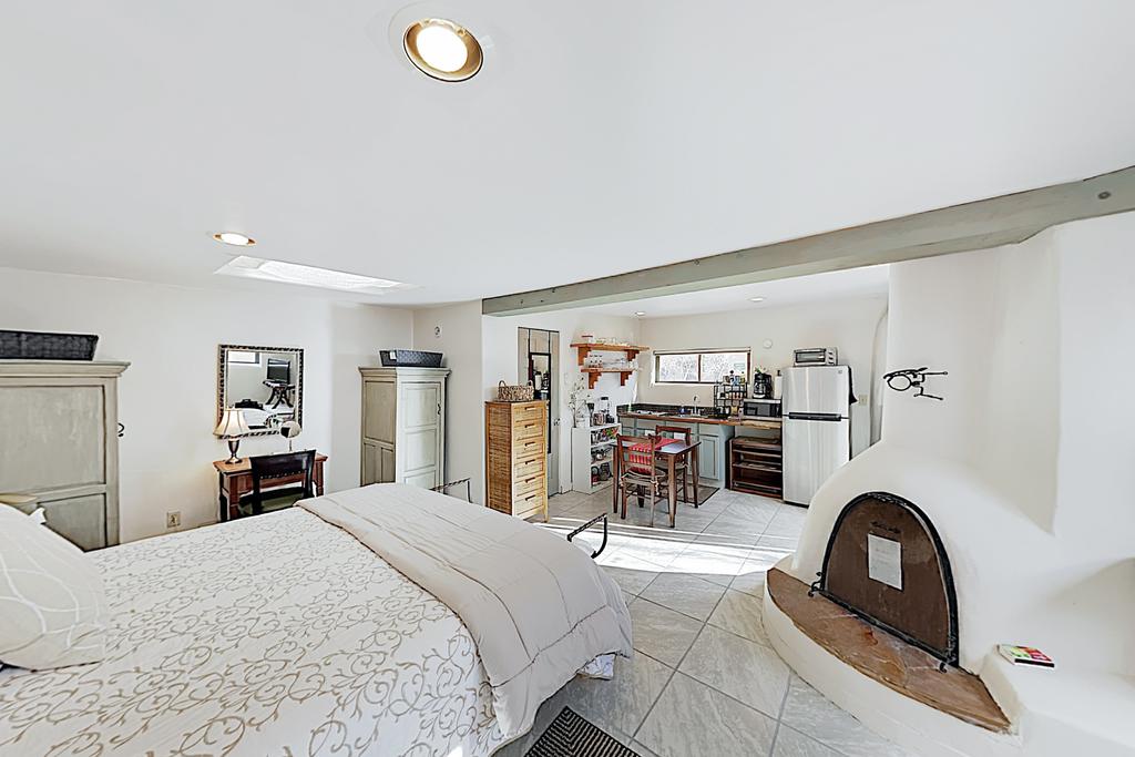 Casa Blanca Studio At Lumina Gardens W/ Hot Tub Cottage - thumb 0