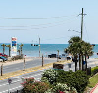 Casa Del Mar Beachfront - Accommodation Seattle