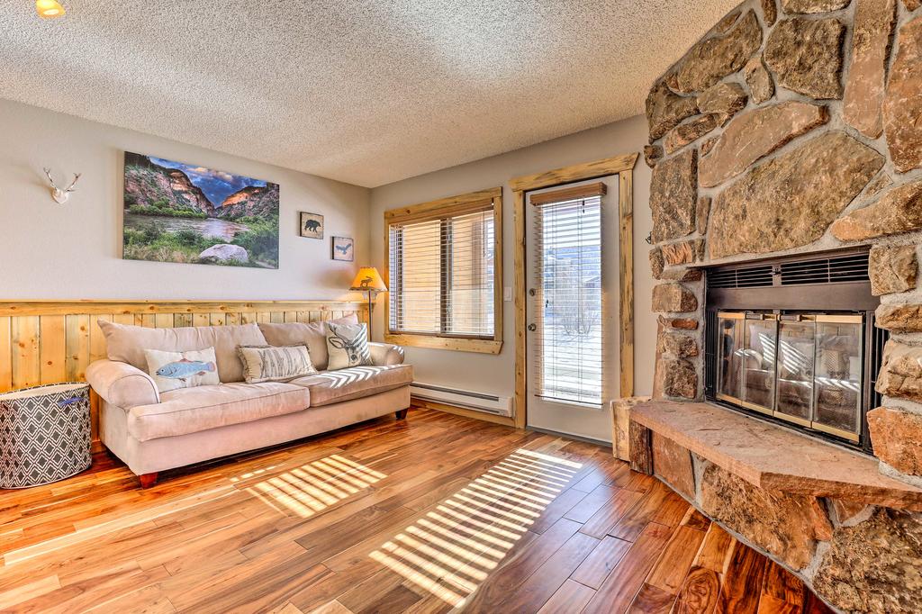 Charming Resort-Style Retreat, 2mi To Granby Ranch - thumb 2