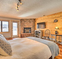 Charming Resort-Style Retreat 2mi to Granby Ranch - Accommodation Seattle