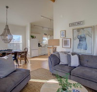 Chic 'Summer House Cottage' 2 Blocks to Ocean - Accommodation Seattle