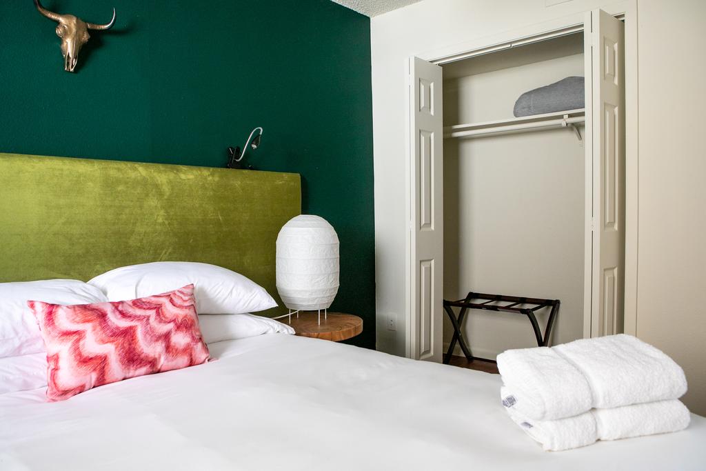 Chic Apts In Central Austin By WanderJaunt - thumb 2