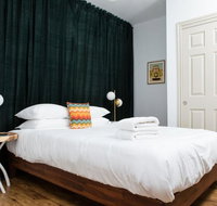 Chic West Campus Apts by WanderJaunt - Accommodation Seattle