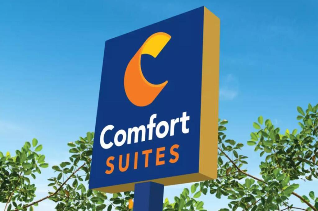 Comfort Suites - thumb 0