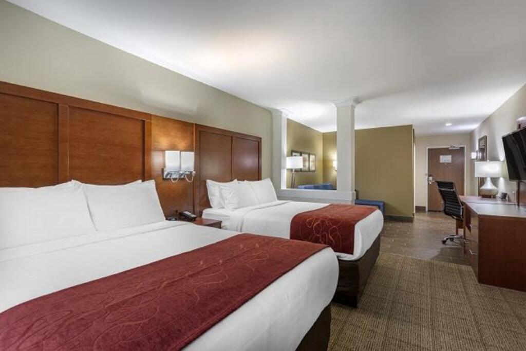 Comfort Suites - thumb 1