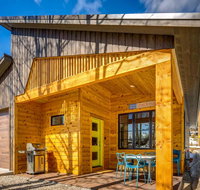Contempo Cabin 1 Block from Historic Town Center - Accommodation Seattle