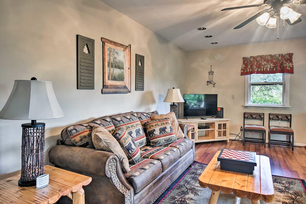 Cozy Burnsville Family Home In National Forest - thumb 2