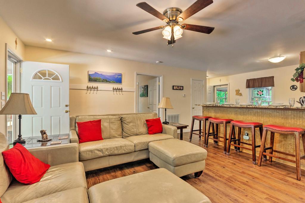 Cozy Home With Deck By Beech Mountain Skiing & Golf! - thumb 3