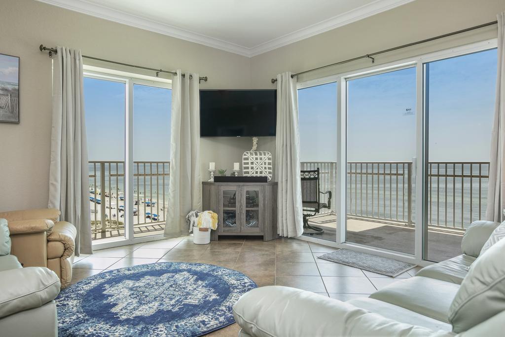 Crystal Shores West - thumb 0