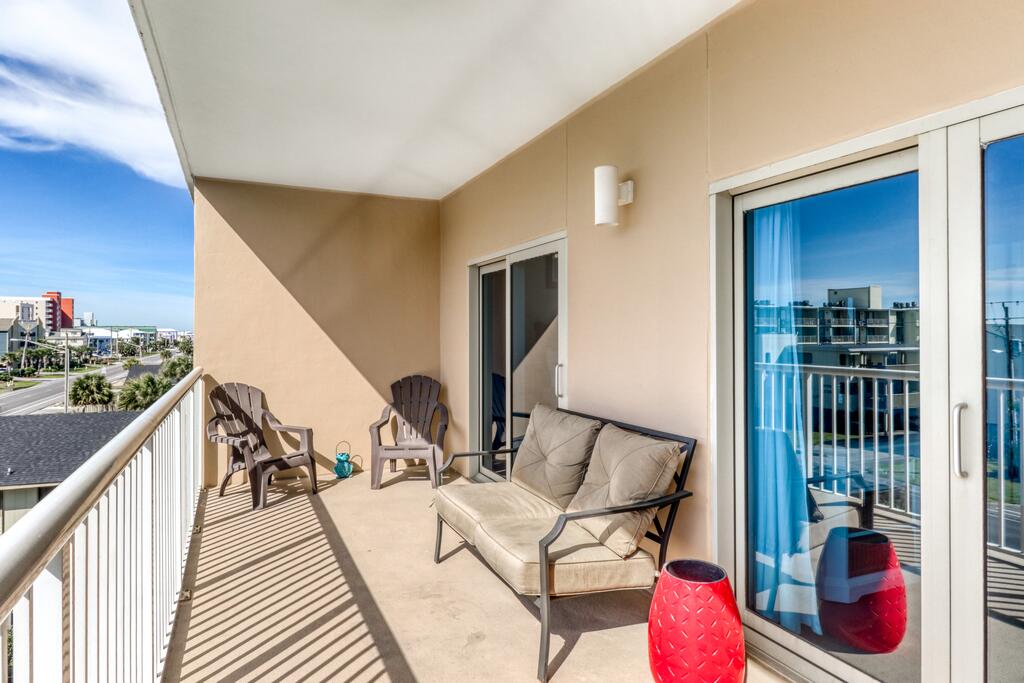 Crystal Tower Condominiums - thumb 3