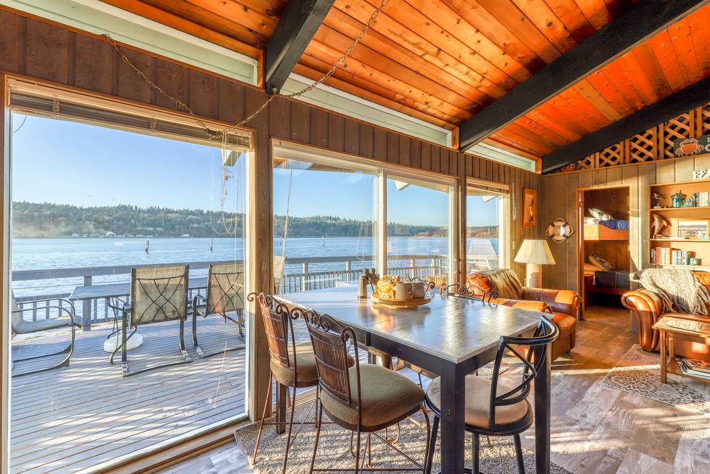 Cultus Bay Overlook - thumb 3