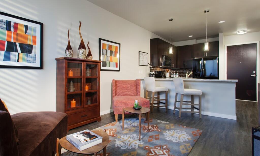 Denver Five Points 30 Day Rentals - thumb 2