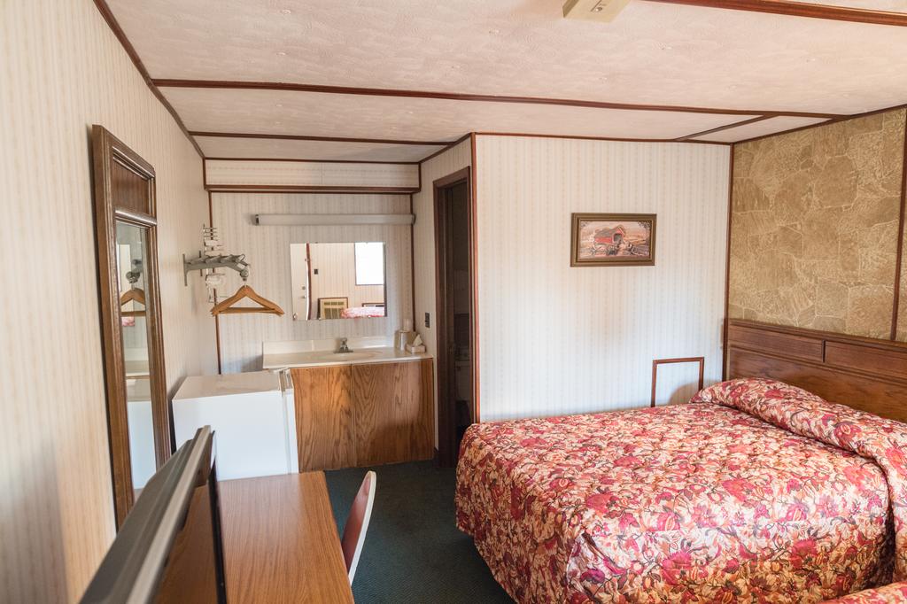 Dutch Treat Motel - thumb 2