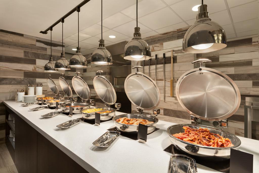 Embassy Suites San Antonio Brooks City Base Hotel & Spa - thumb 2