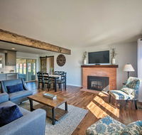 Family Home with Sunroom  Hot Tub 12mi to Lancaster - Accommodation Seattle