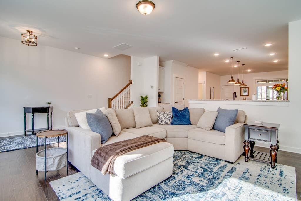 Flexible Furnished Townhome - Downtown Wake Forest - thumb 1