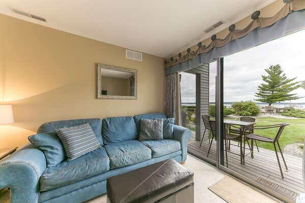Gorgeous 2 Bedroom Lake View Condo - thumb 2