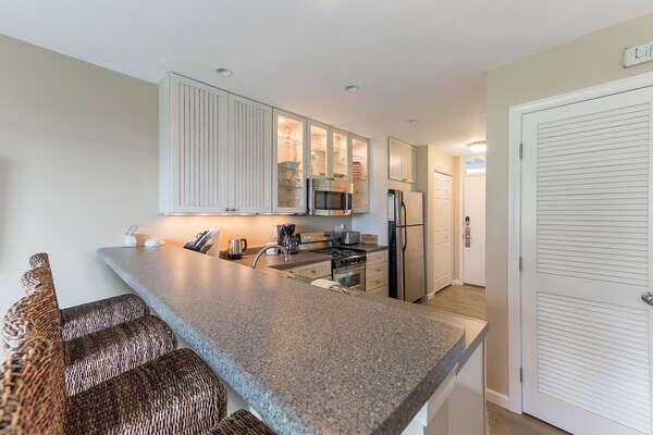 Gorgeous 2 Bedroom Lake View Condo - thumb 3