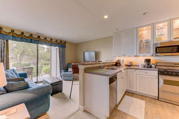 Gorgeous 2 Bedroom Lake View Condo - thumb 0