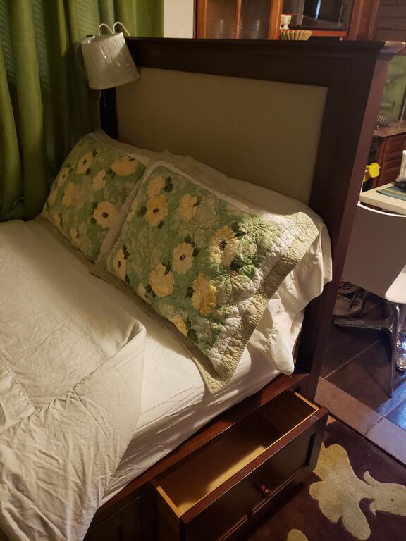 Hamilton's Hideaway - thumb 0