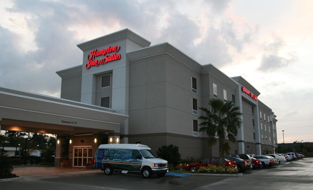 Hampton Inn & Suites Houston-Bush Intercontinental Airport - thumb 0