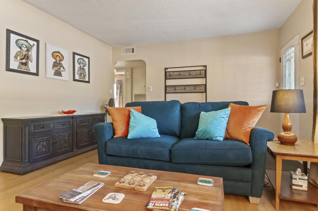 Hermosa House- An Irvie Home - thumb 2